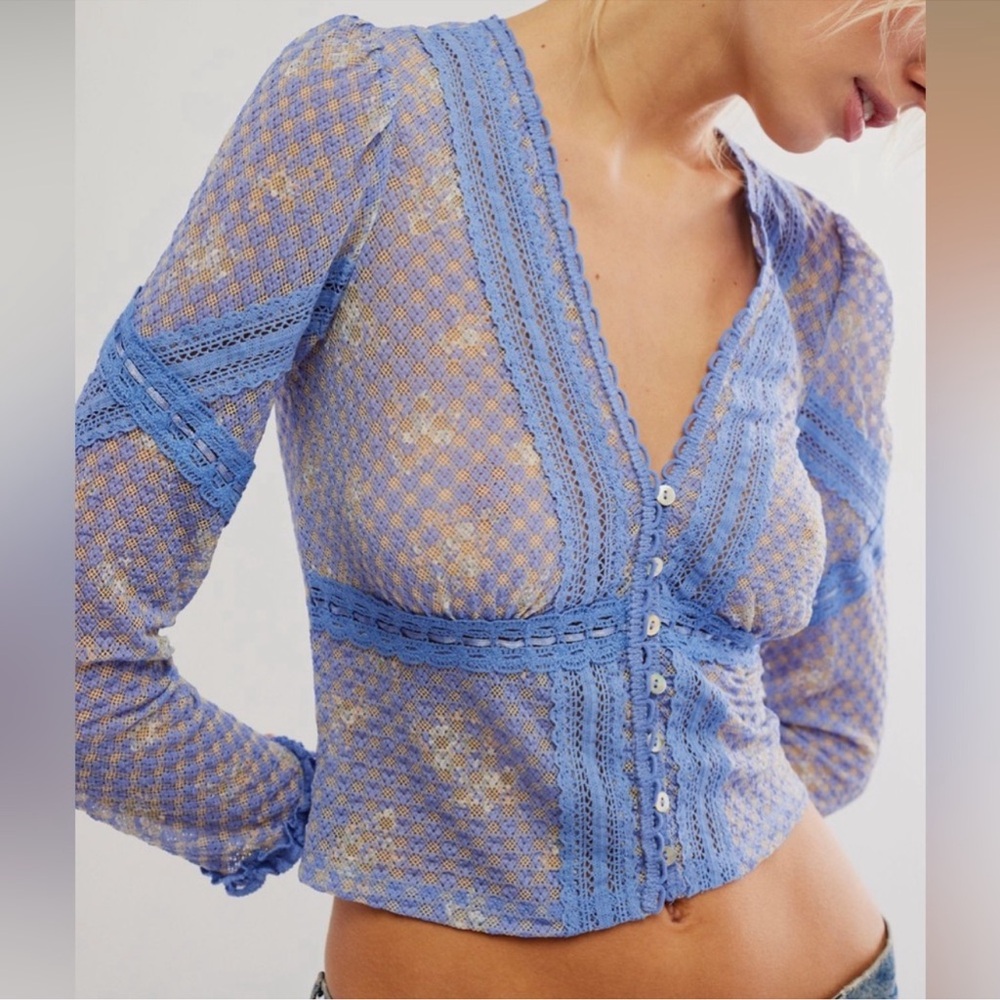 Free people Kika Printed Top in Bluebell Combo size small ASO TV Holly Jonas